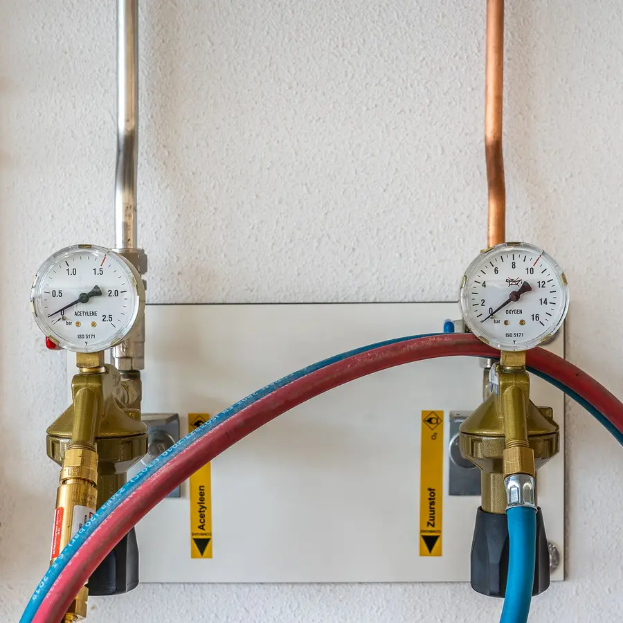 Pressure gauges on copper pipework
